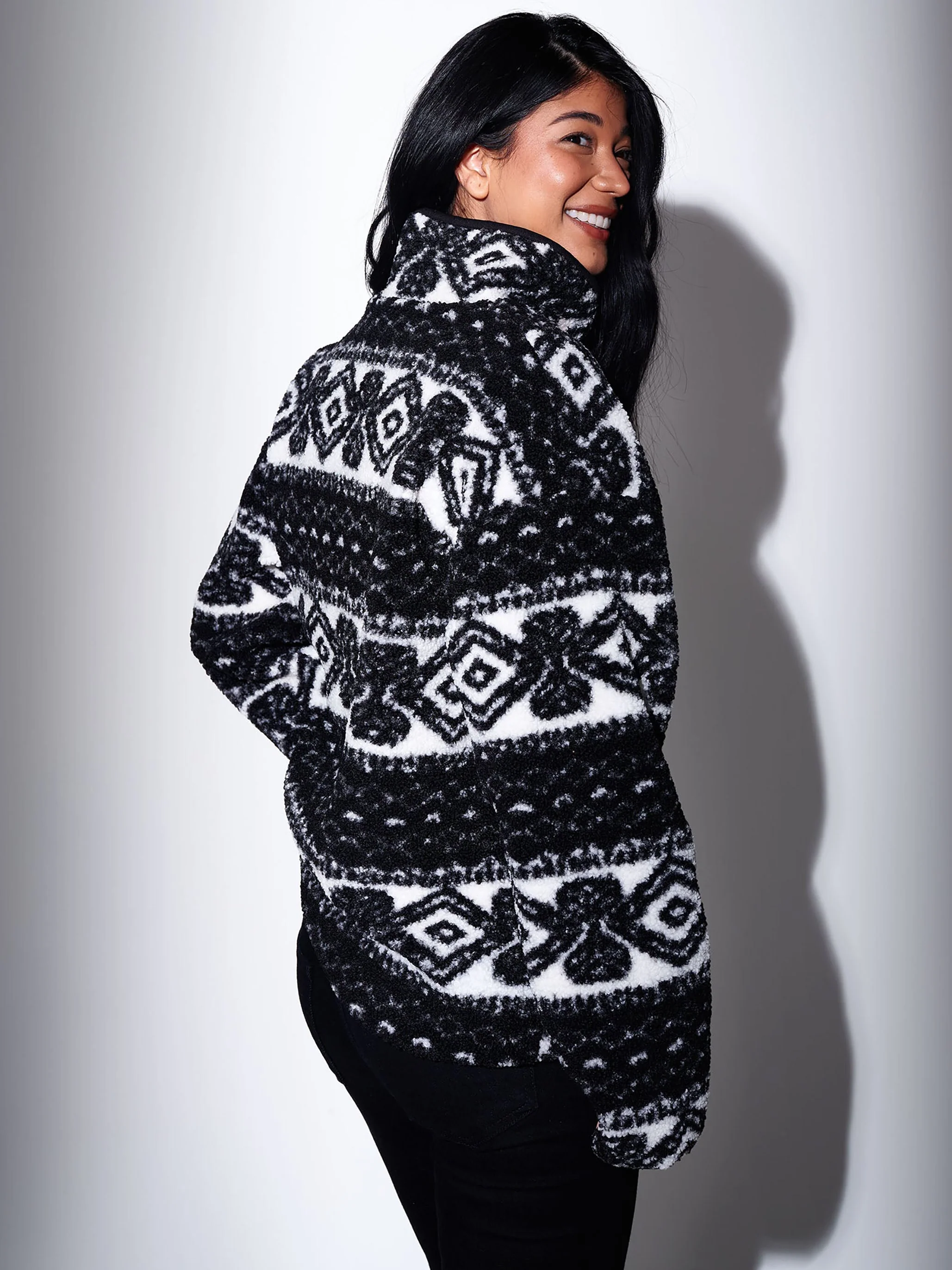 Teddy 1/4 Zip Fleece in Aztec Monochrome - Image 4